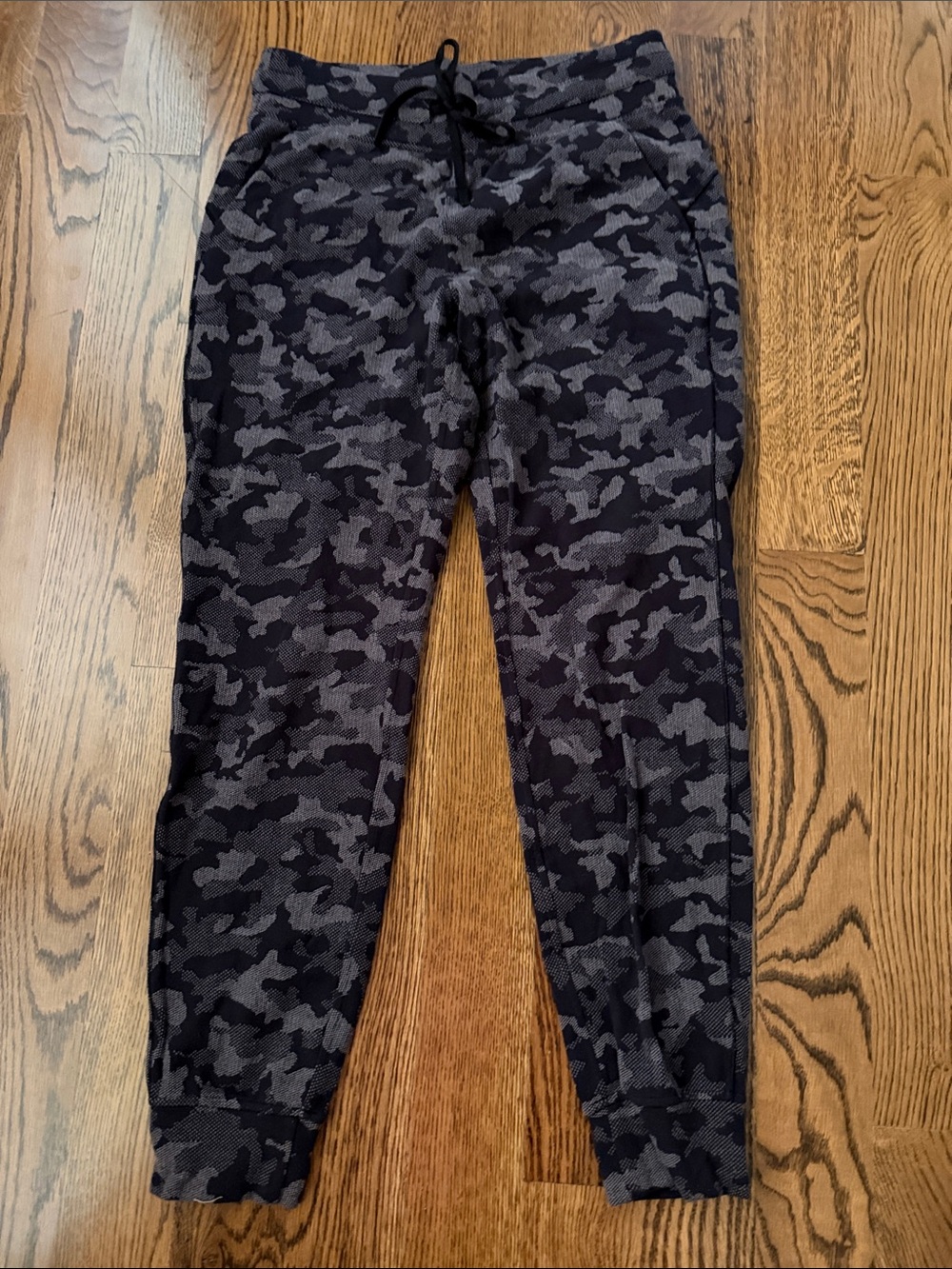 Lululemon camo joggers 10